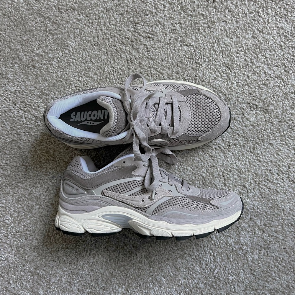 Saucony ProGrid Omni 9 color is Grey size 6.5
